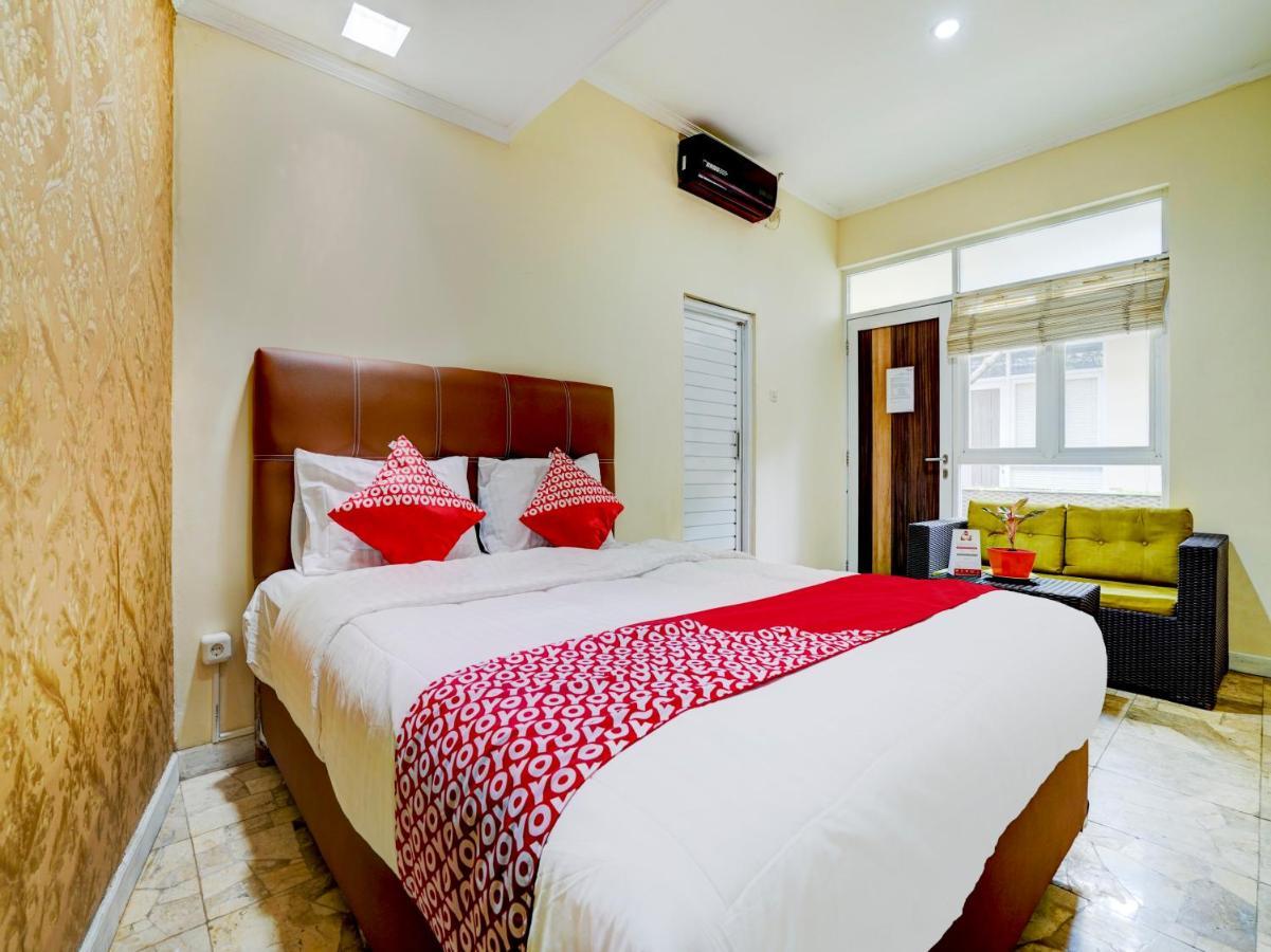 Oyo 90140 Nginep Yuuk Guest House Чиребон Экстерьер фото