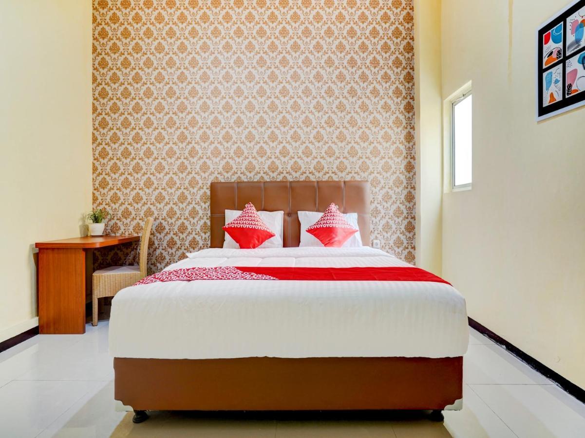 Oyo 90140 Nginep Yuuk Guest House Чиребон Экстерьер фото