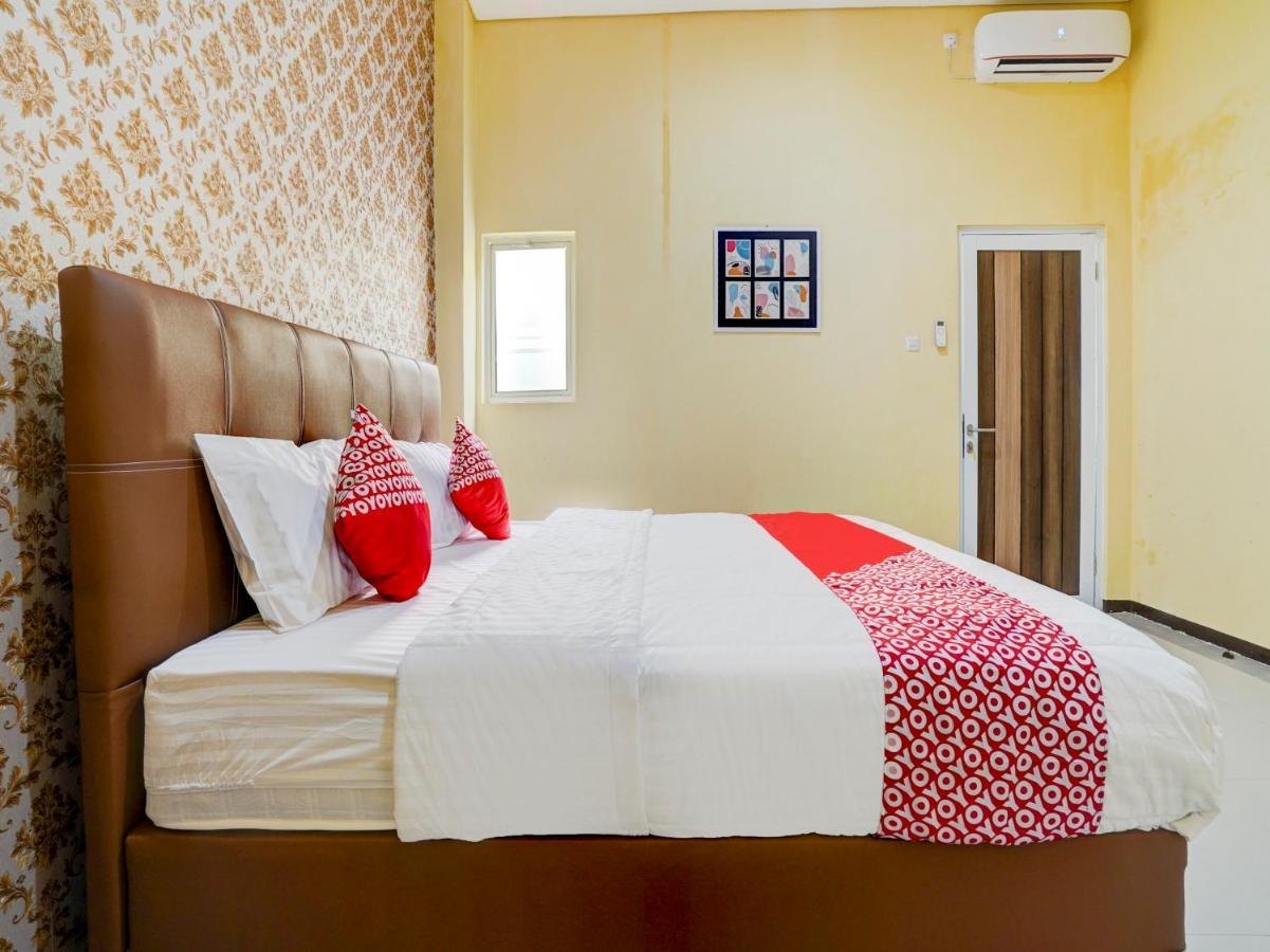 Oyo 90140 Nginep Yuuk Guest House Чиребон Экстерьер фото